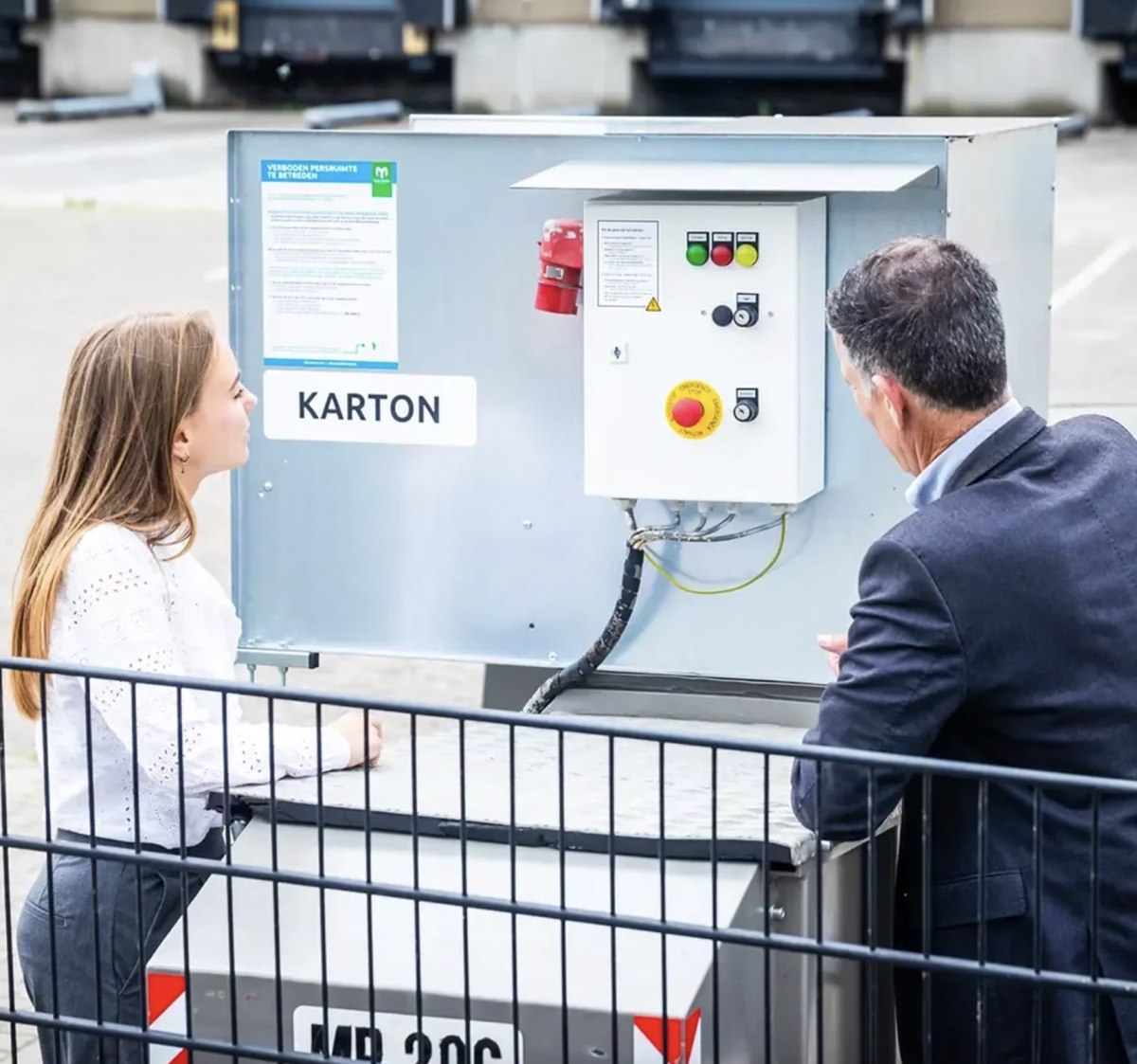 Perscontainers op de bouwplaats: efficienter afvoeren