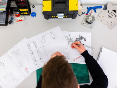 Zo houdt engineering complexe bouwprojecten op de rails