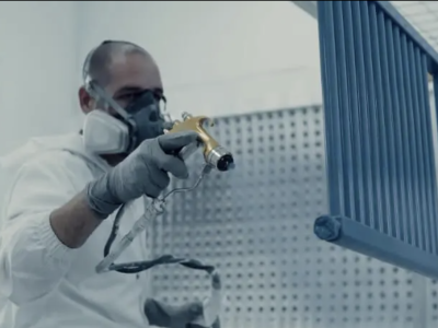 Welke verftechnieken gebruiken ze bij de spuiterij?