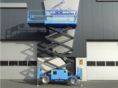 Schaarhoogwerker of aanhangwagen huren: praktisch en eenvoudig geregeld