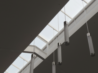 De kracht van licht in uw ruimte: lichtstraatprofielen en aluminium glasprofielen